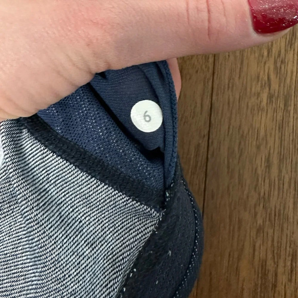 Lululemon Sports Bra Sz 6 - Picture 6 of 6